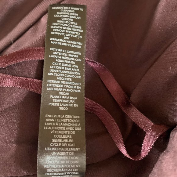 Cutaway Belted Sheath Dress by White House Black Market: size 6 - Picture 10 of 11